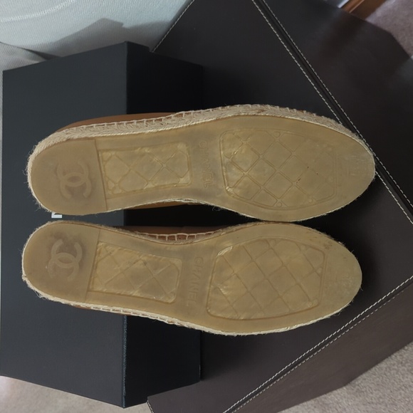 AUTHENTIC TAN CHANEL ESPADRILLES - Picture 4 of 6